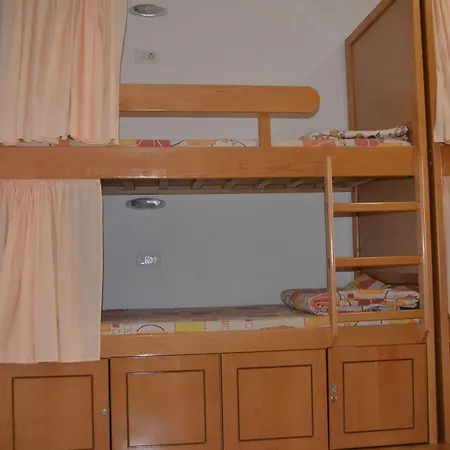 بيت شباب Valentin 2 سكوبجي