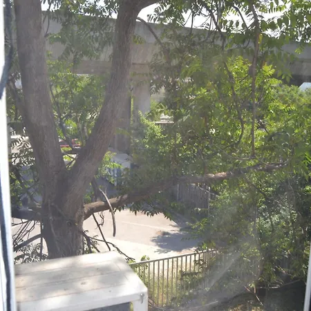 バレンティン 2 ホステル