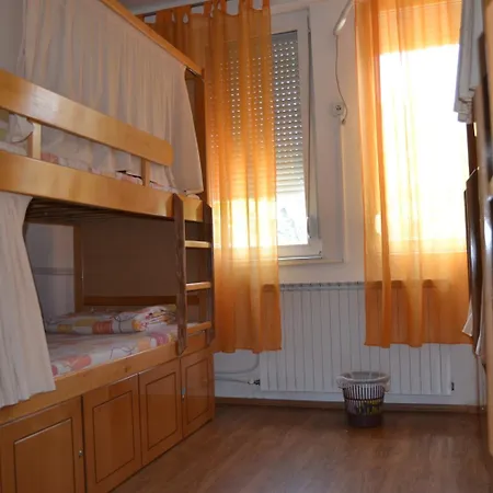 バレンティン 2 * スコピエ